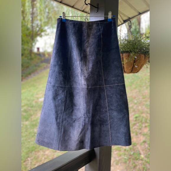 MIDI A-LINE Leather skirt by Worth - Picture 7 of 7